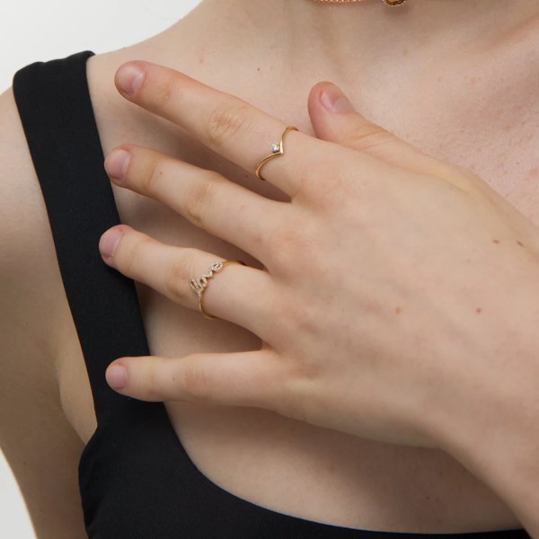Stella Ring | 14k gold ring on a model