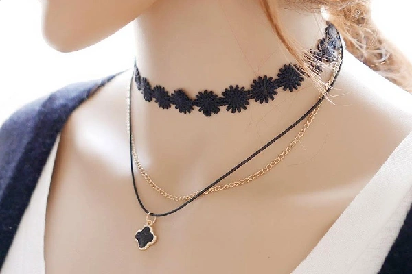 Layering Chokers and Other Necklaces
