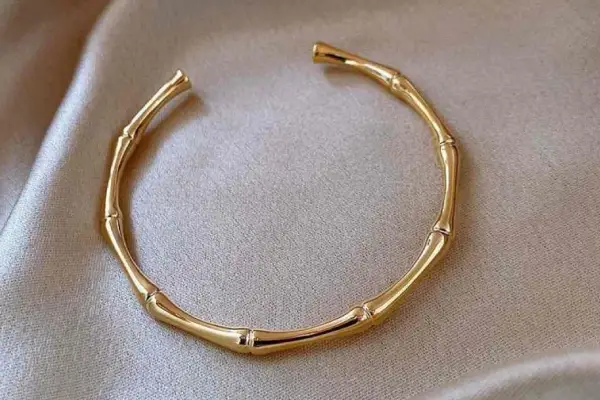 How to Adjust a Cuff Bracelet Properly?